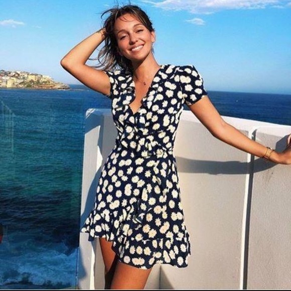Realisation Par Dresses & Skirts - NWOT Réalisation Valentina Dress in Daisy, Sz XXS